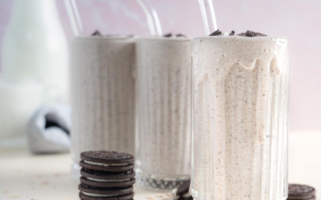 How To Make an Oreo Milkshake without Ice Cream in Minutes